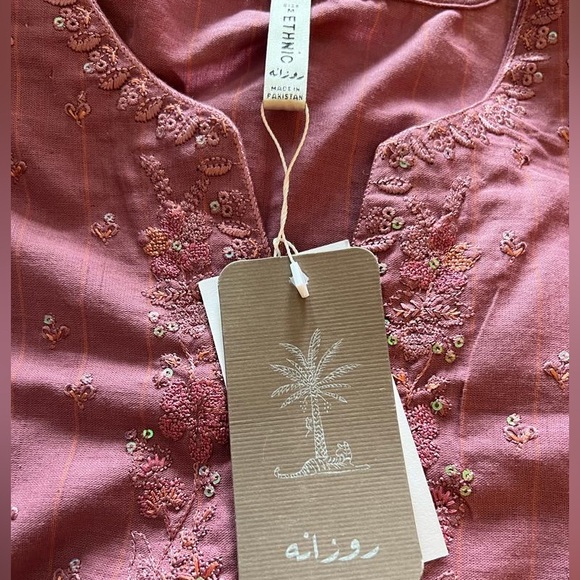 New Ethnic medium 3 pieces Indian Pakistani outfit - Picture 3 of 4